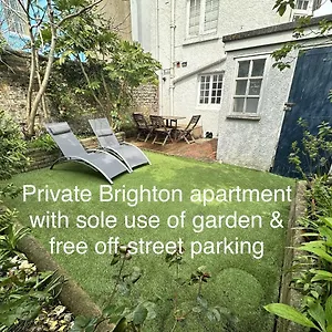 Amazing Apartment, Private Garden, Off Street Parking Apartment Brighton